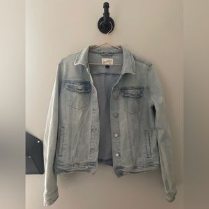 Women Universal Thread Jean Jacket
